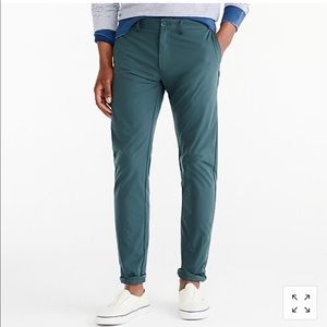 Slim fit tech chino pant